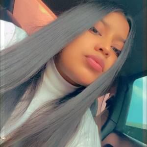 Meet your Posher, Stefany